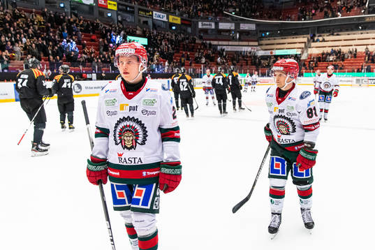 Frölundas Christian Folin och Ryan Lasch deppar