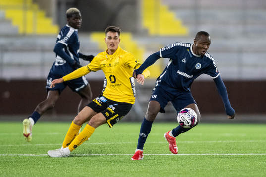 Elfsborgs Amer Jusic och Utsiktens Nsima Peter