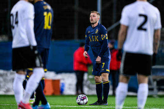 s Sebastian Larsson