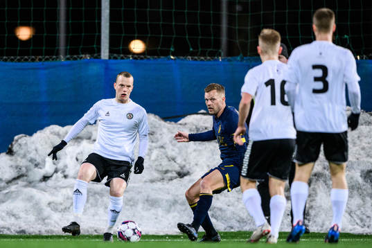 s Sebastian Larsson