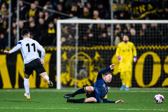 s Sebastian Larsson
