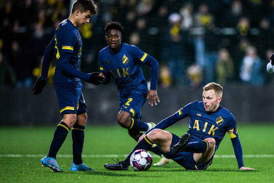 s Sebastian Larsson