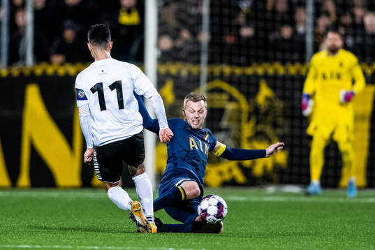 s Sebastian Larsson