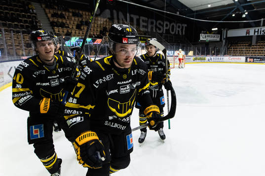 Västerås Logan Roe jublar