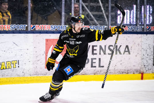 Västerås Logan Roe jublar