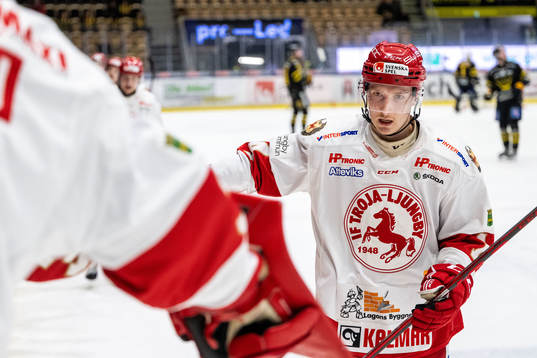Troja/Ljungbys Oscar Öhman jublar