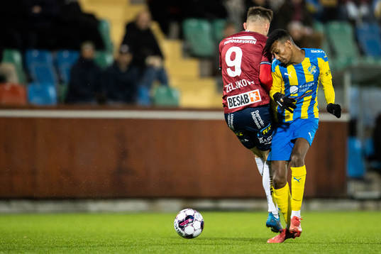 Örgrytes Ajdin Zeljkovic och Eskilsminnes Josef Getachew