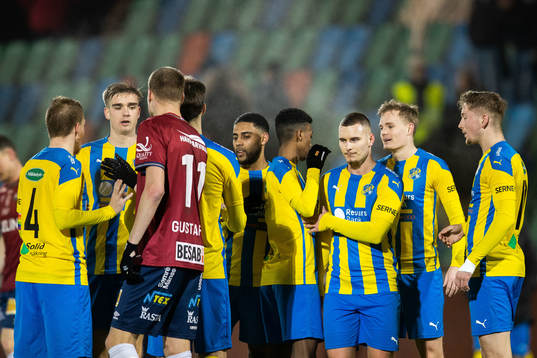 Eskilsminnes spelare jublar