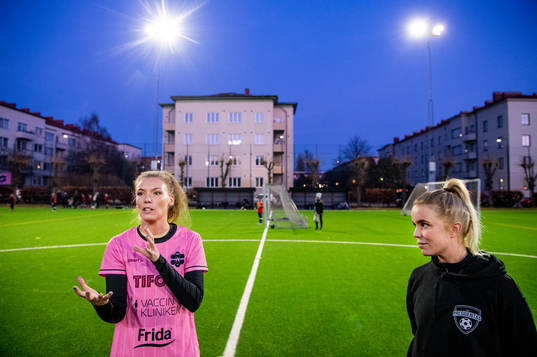 Backarnas Emma Watson och Las Presidentas Linnea Lindahl