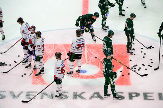 Örebros och Färjestads spelare