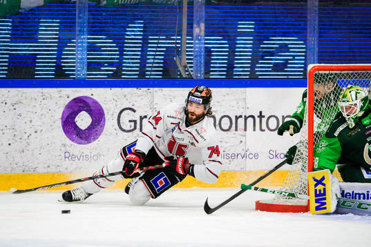 Örebros Nick Ebert och Färjestads Michael Lindqvist och