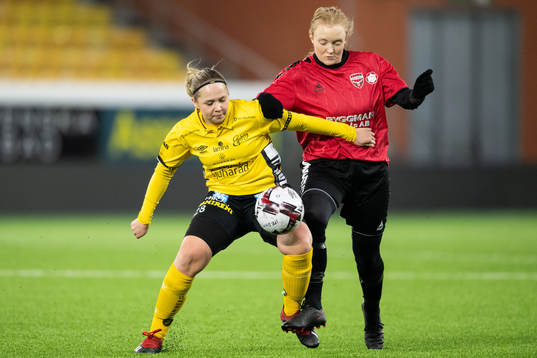 Elfsborgs Moa Petersmo och Södra vings Ida Börjesson