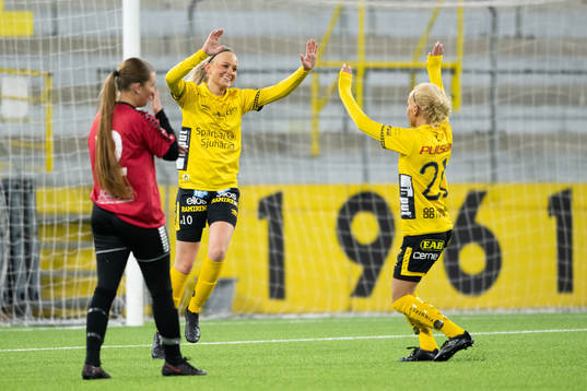 Elfsborgs Matilda Ståhlbom Karlsson och Tea Skoglund jublar