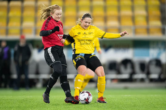 Södra vings Ida Börjesson och Elfsborgs Moa Petersmo