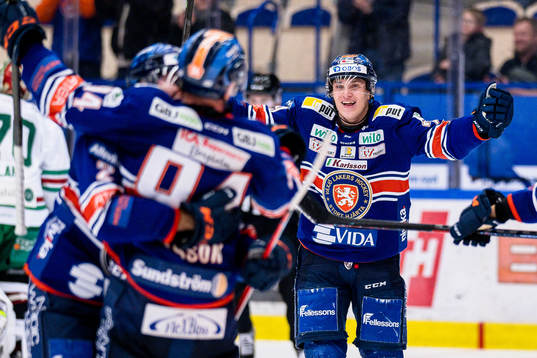 Växjös Pontus Holmberg jublar