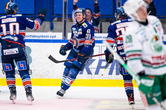 Växjös Olle Lycksell jublar