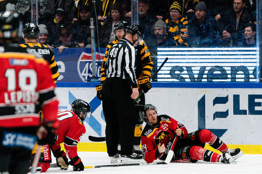 Skellefteås Petter Granberg och Luleås Brendan Shinnimin