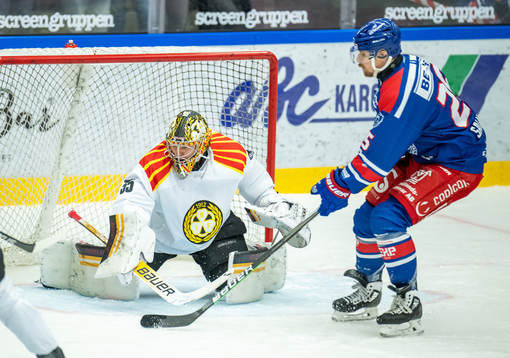 Brynäs målvakt Veini Vehviläinen och Oskarshamns