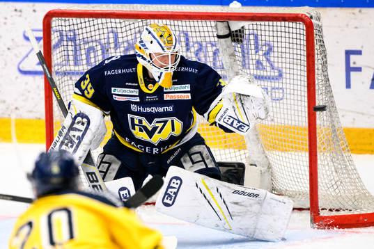 s målvakt Filip Larsson