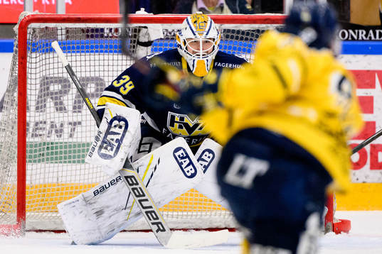 s målvakt Filip Larsson