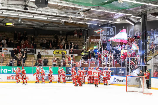 Moras spelarna jublar
