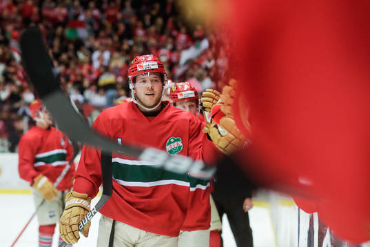 Modos Oscar Pettersson jublar