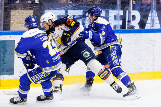 Djurgårdens Rhett Rakhshani och Leksands Patrik Zackrisson