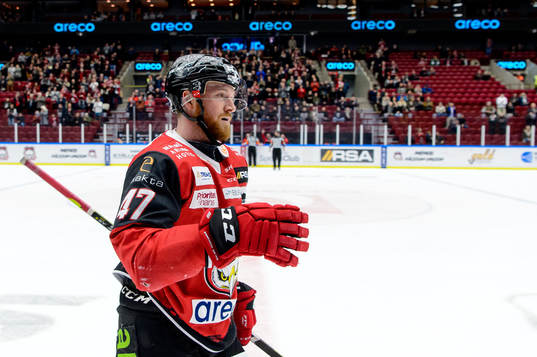 Malmö Redhawks Joakim Ryan jublar