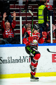 Malmö Redhawks Emil Sylvegård jublar