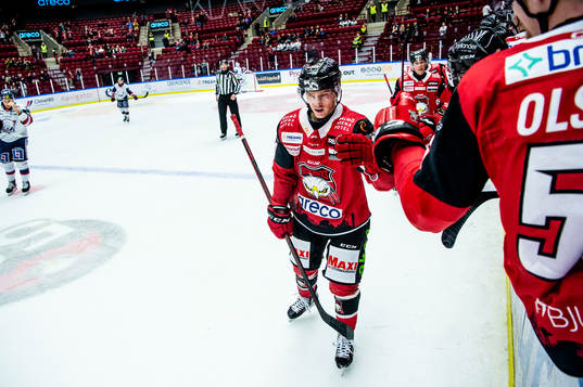 Malmö Redhawks Carl-Johan Lerby jublar