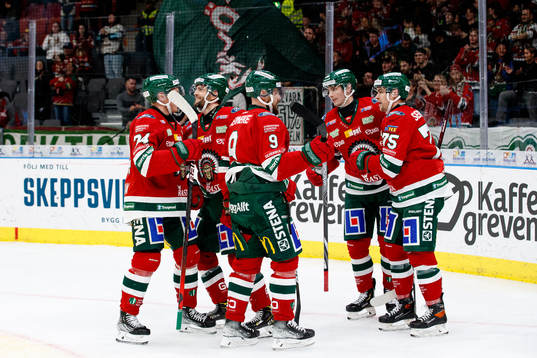 Frölundas Stefan Elliot jublar med lagkamraterna