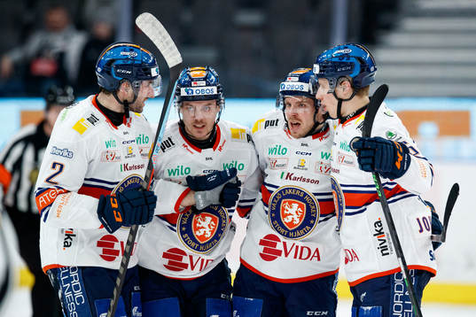 Växjös Emil Forslund jublar
