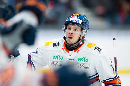 Växjös Emil Forslund jublar