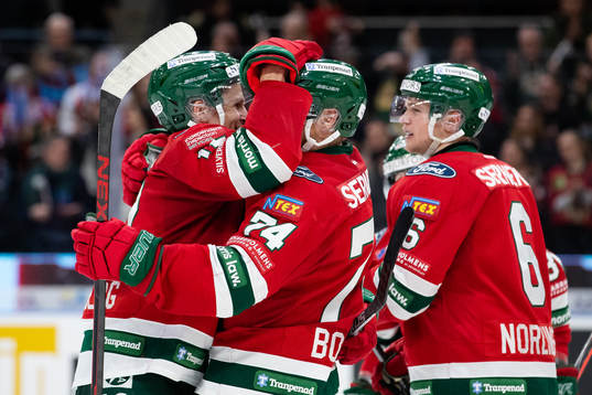 Frölundas Andreas Borgman jublar ihop med Max Friberg