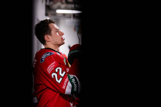 Frölundas Linus Nässén innan ishockeymatchen i SHL