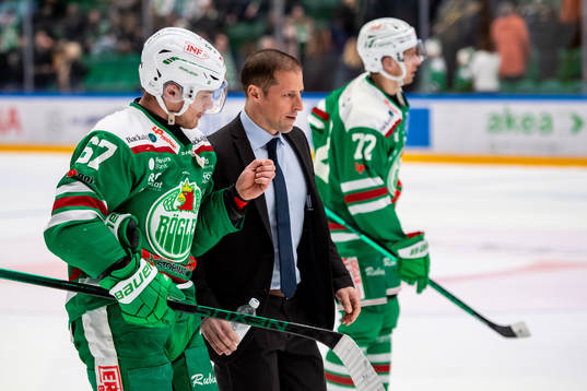 Rögles Leon Bristedt och tränare Cam Abbott