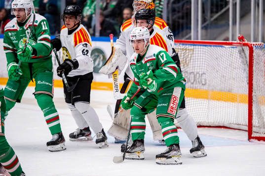 Rögles Philip Granath  och Brynäs Linus Ölund
