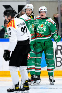 Rögles Dennis Everberg och Anton Bengtsson jublar