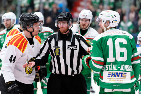 Brynäs Nicklas Danielsson och Rögles Lucas