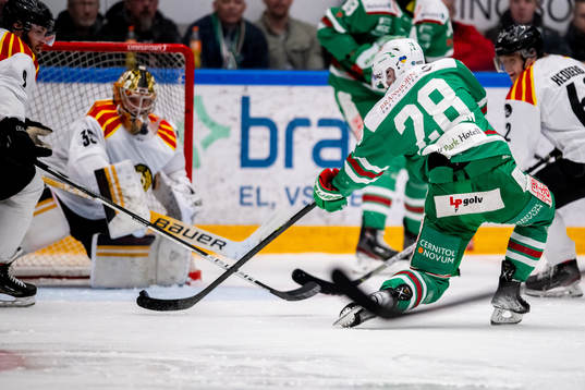 Rögles Anton Bengtsson  gör 1-0