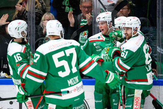 Rögles Oskar Stål Lyrenäs jublar