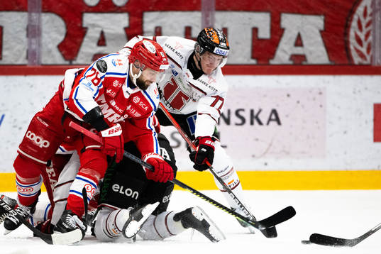 Timrås Robin Hanzl och Örebros Kristaps Zile