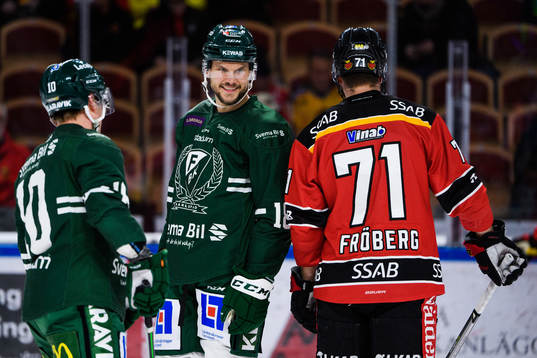 Färjestads Theodor Lennström och Luleås Linus Fröberg