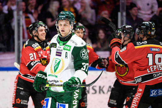 Färjestads Adam Ginning deeper