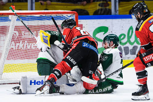 Färjestads målvakt Dominik Furch och Luleås Joonas Rask