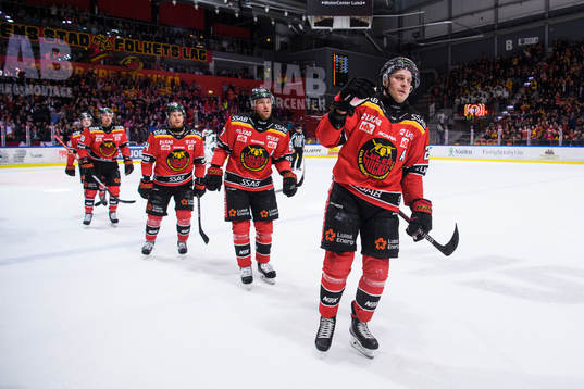Luleås Juhani Tyrväinen jublar