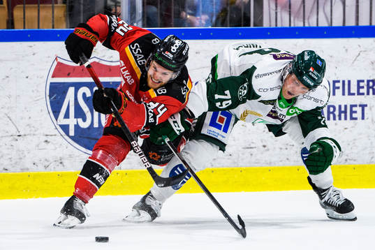 Luleås Brendan Shinnimin och Färjestads Patrik Lundh