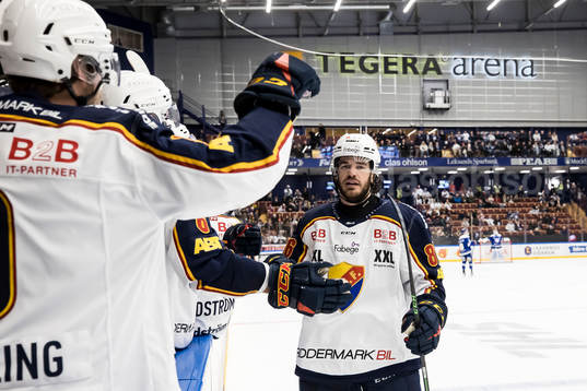 Djurgårdens målvakt Niklas Svedberg jubel