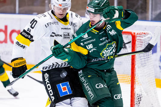 Västerås Isak Skedung och Björklövens Félix Girard