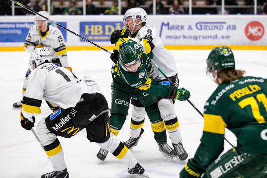 Björklövens William Eriksson och Västerås Johan Norberg